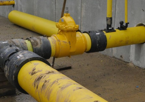 Donkin PE tailed gas gate valve installation in pipeline